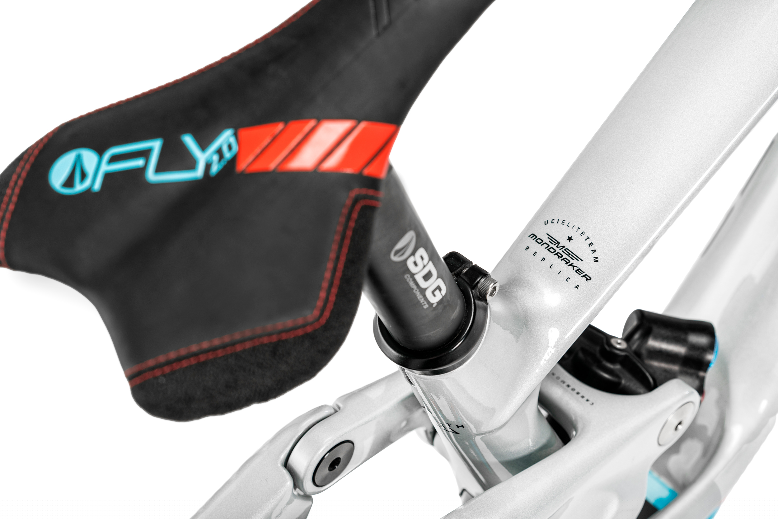 saddle: I bean I fly

seat post: I bean carbon


check out www.sdgcomponents.com