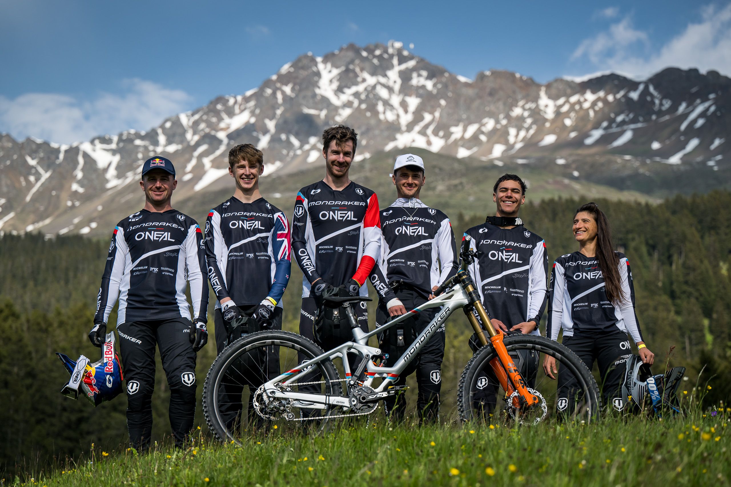 Race kit: Element Jersey and Legacy pants 

 Protection: ONeal Sinner RAID


 Helmet: ONEAL Blade Carbon  
check out www.oneal.eu